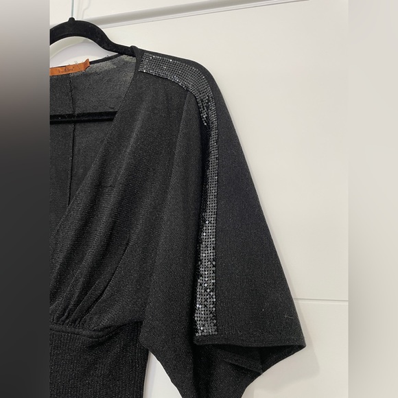 Belldini Black Deep V-Neck Batwing Sleeve Top Fitted Waist Ruched Blouse Size M - Picture 11 of 12